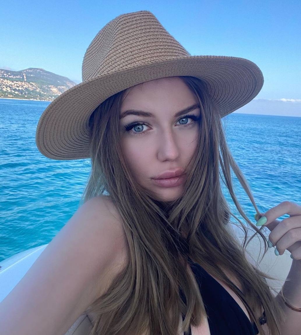 Алина привлекальеная девушка из Сухиничи цена от 3000 руб