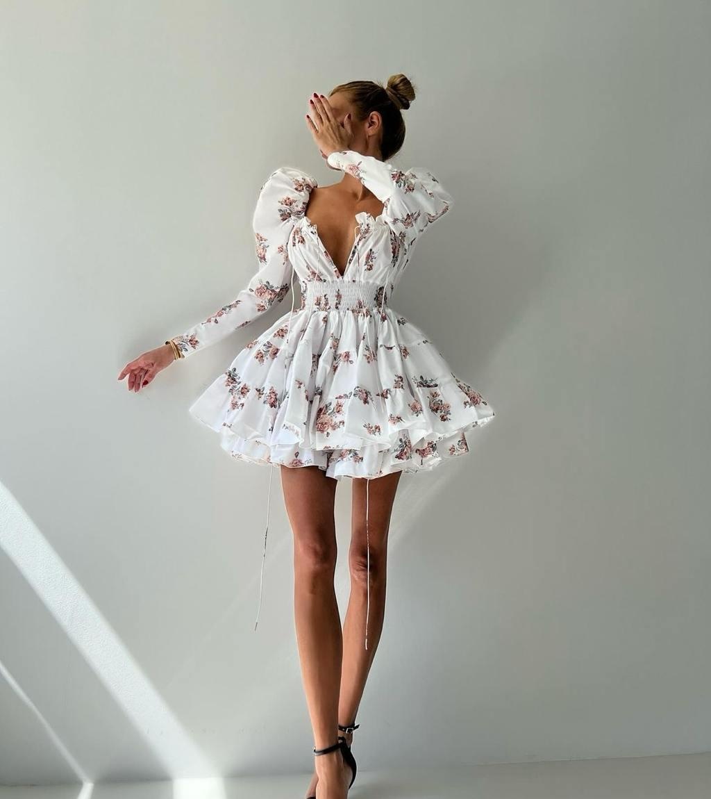 Юля привлекальеная девушка из Сухиничи цена от 8000 руб