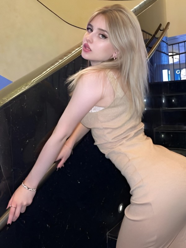 Василиса привлекательная девушка из Сухиничи цена от 2000 руб