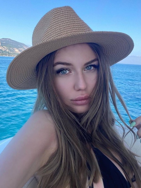 Алина привлекательная девушка из Сухиничи цена от 3000 руб